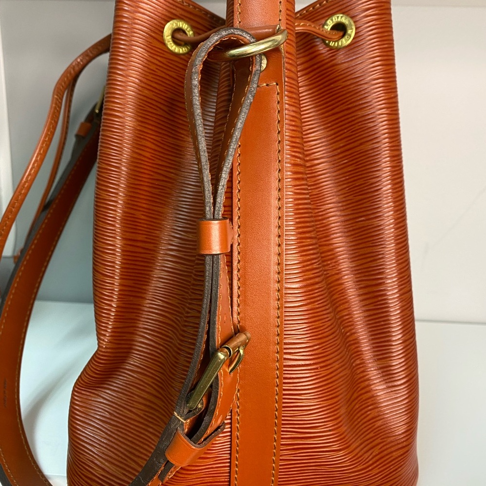 Louis Vuitton Brown Noe Epi Leather Bag - Picture 7 of 13